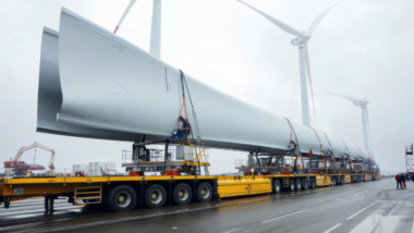 Énergie une pale d'éolienne record chargée en Chine, un exploit inédit
