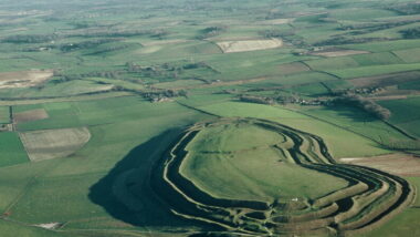 01_maiden_castle_from_the_air_fr56_37