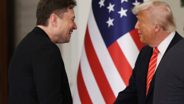 1759067-elon-musk-et-donald-trump-le-14-mai-2025-a-doha