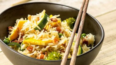 6051_Riz_a_l_Asiatique_aux_oeufs_et_aux_Legumes_r_bo_013051608b