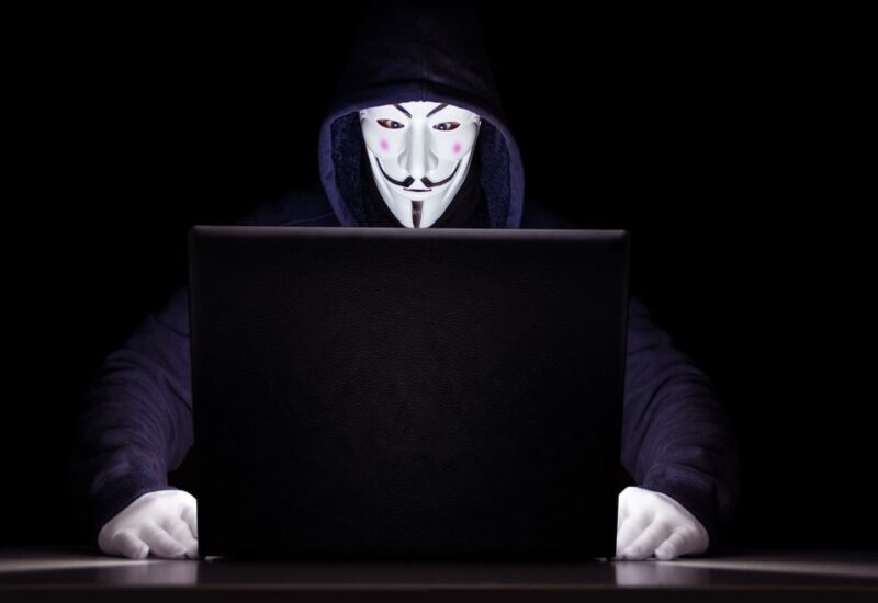 Hacker-1862823 (1)