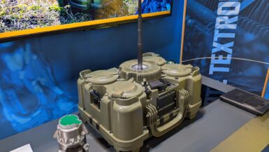 Textron-XM204