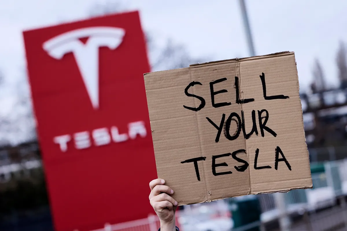 tesla baisse