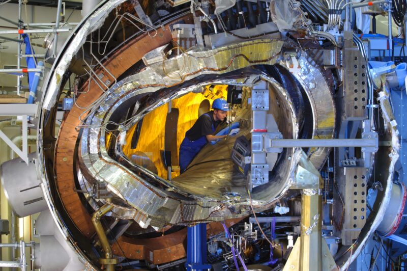 w7x_torus_innen_049-scaled