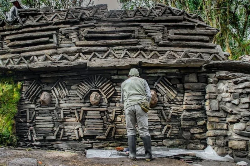 100 structures Chachapoya révélées au Pérou