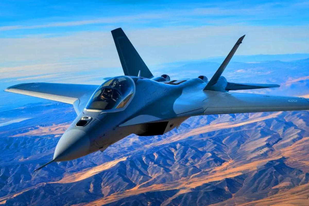 Avion furtif J-36