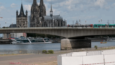 des bombes WWII évacuent Cologne en 2025