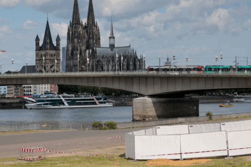 des bombes WWII évacuent Cologne en 2025