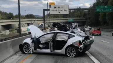 une Tesla autonome déraille, incident choquant en 2025